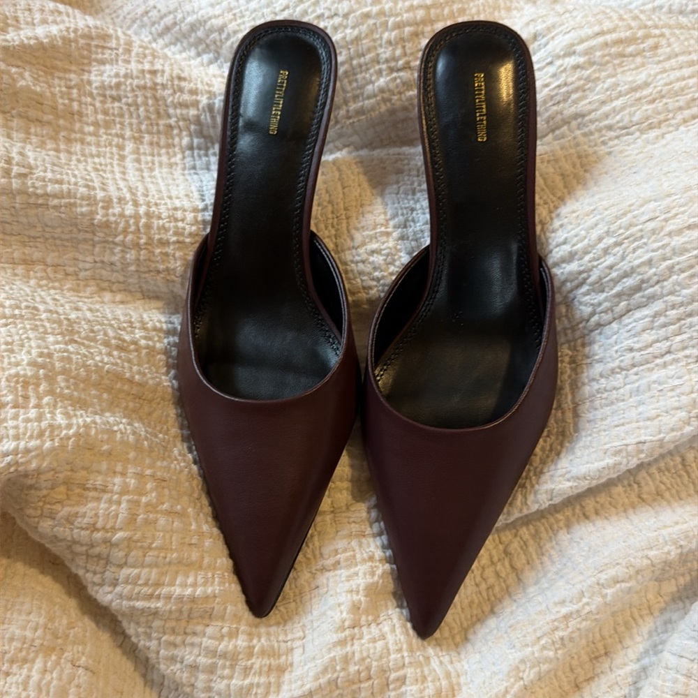 Pointed Toe Slide Mules in Burgundy
